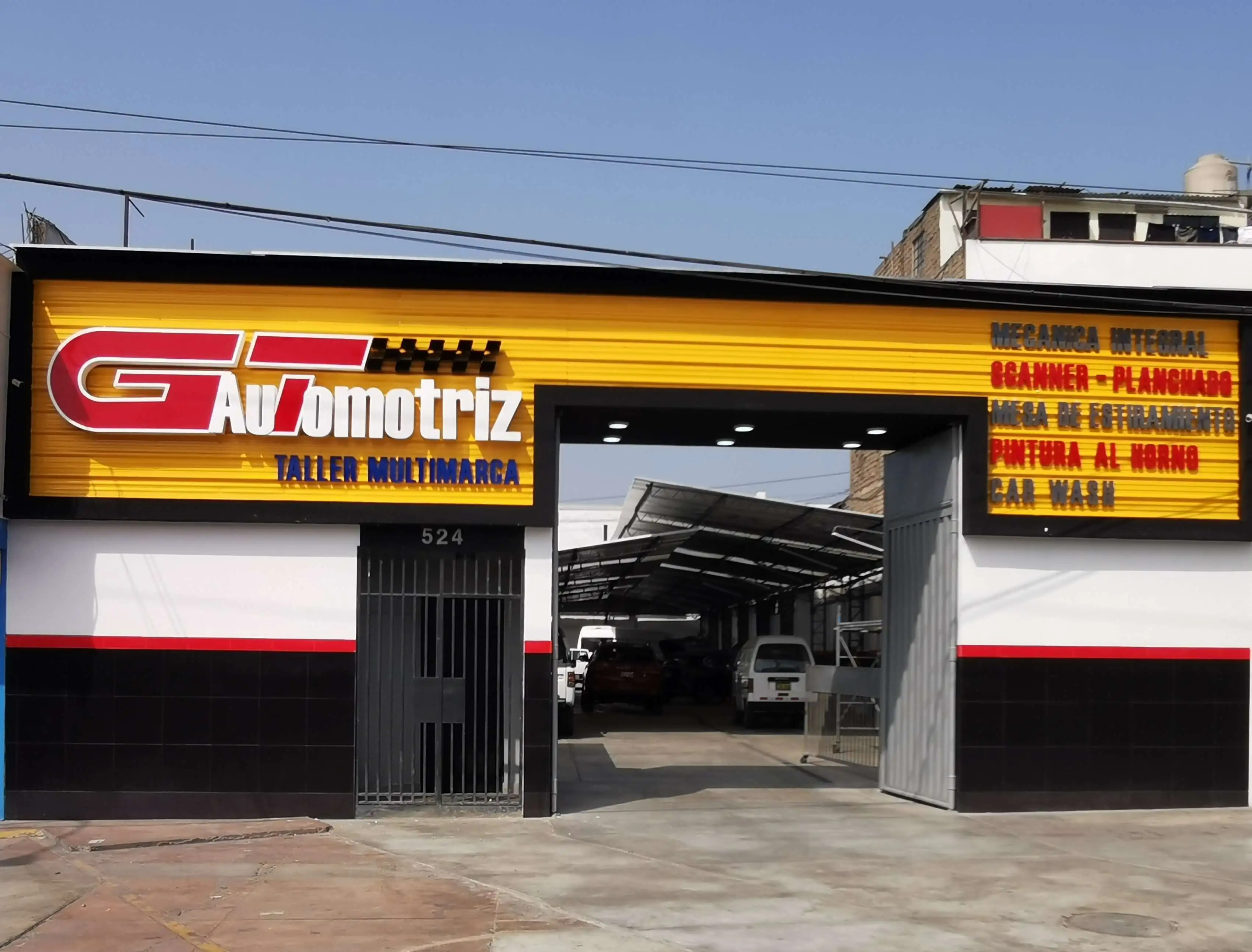 fachada del taller mecánico G & T Automotriz La Molina - Lima - Perú
